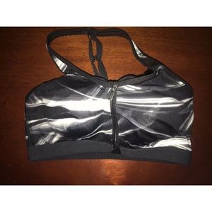 Victoria’s Secret Knockout Front Close Bra 32D
